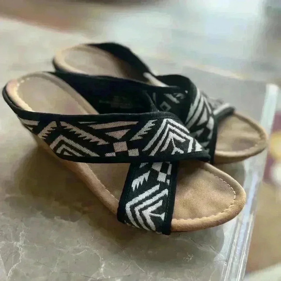 Minnetonka Wedges - Picture 6 of 7